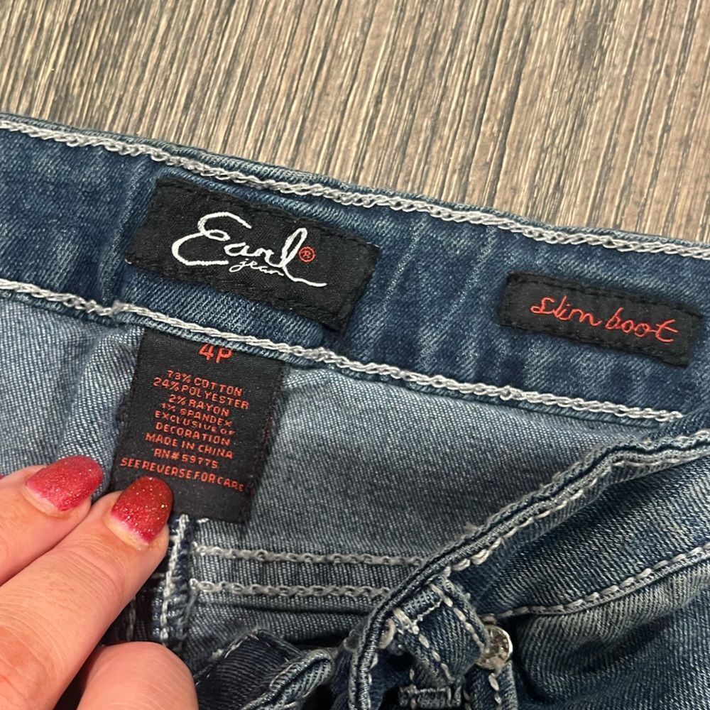 Earl Jean Slim Boot Dark Wash Faded Embroidered Jeans Size 4 Petite - Picture 9 of 11